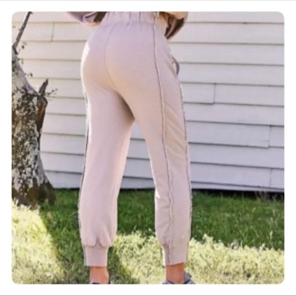 Free People WHERE THE WIND BLOWS 2 PIECE PULLOVER AND JOGGERS SET SIZE SMALL NWT - Picture 8 of 11